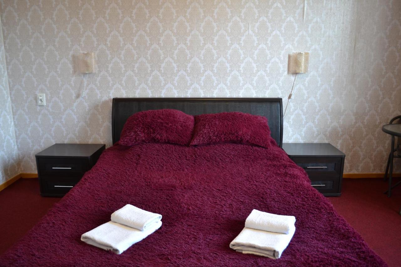 Art Hotel 체르니우치 외부 사진